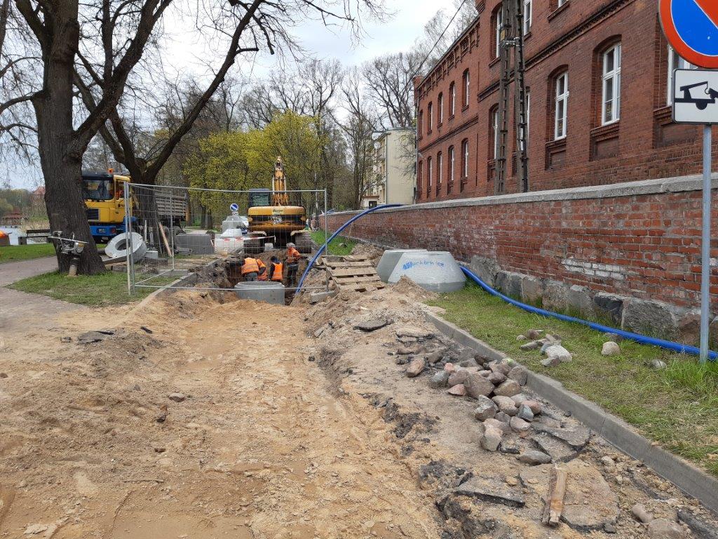 Trwa przebudowa kanalizacji deszczowej wokół kętrzyńskiego jeziorka
